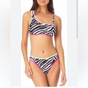 NWT Animal Printed Asymmetric Bikini Top ONLY